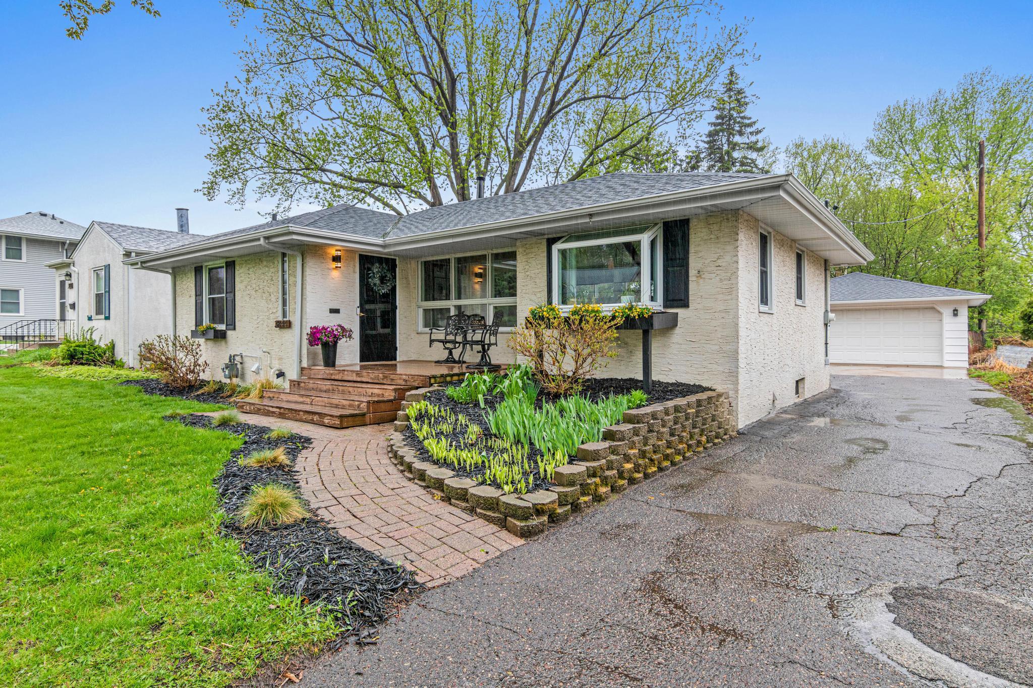 3844 Johnson St NE-1.jpg