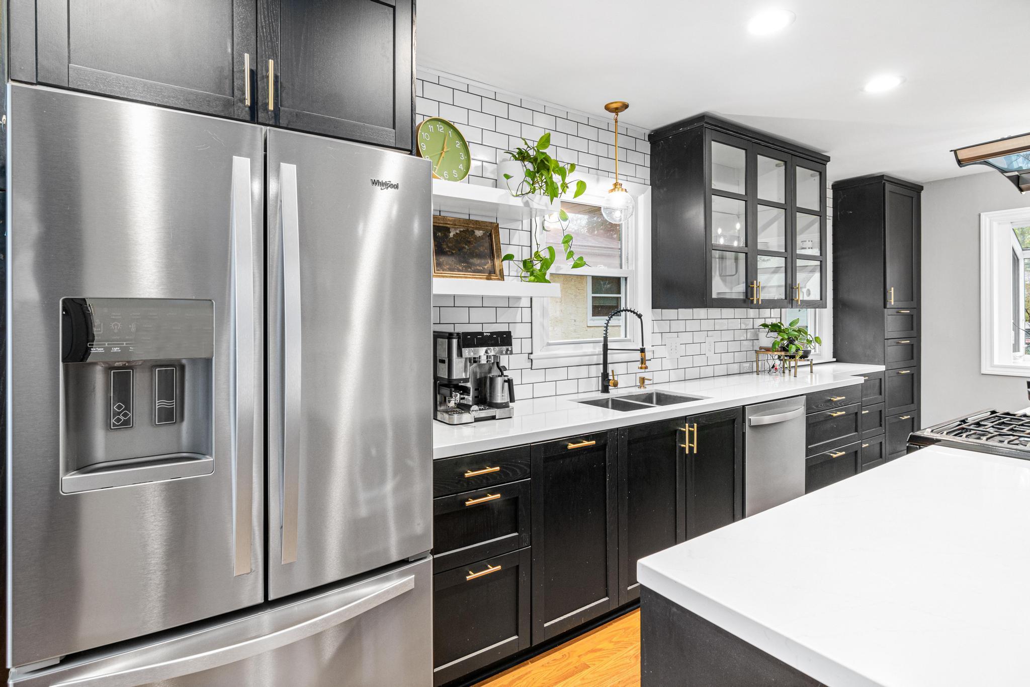 3844 Johnson St NE-19.jpg