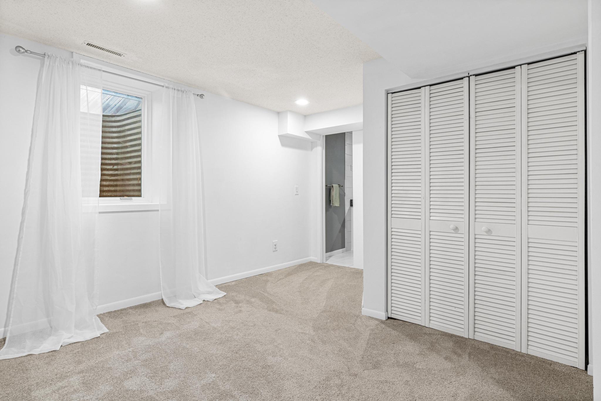 3844 Johnson St NE-30.jpg