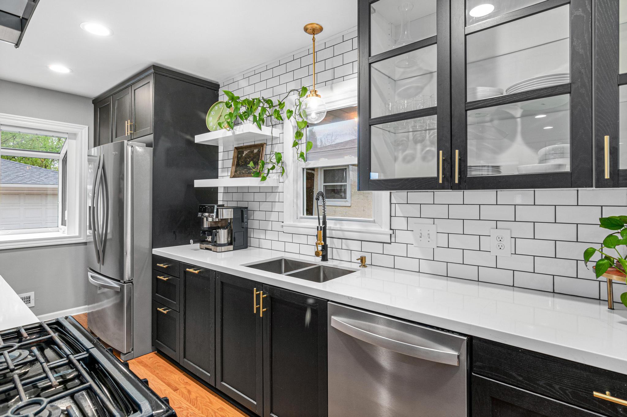 3844 Johnson St NE-20.jpg