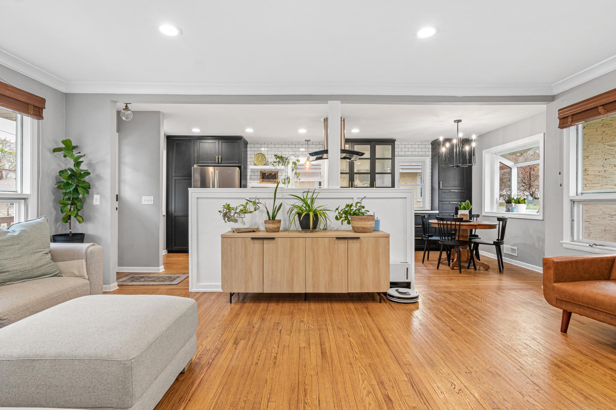 3844 Johnson St NE-8.jpg