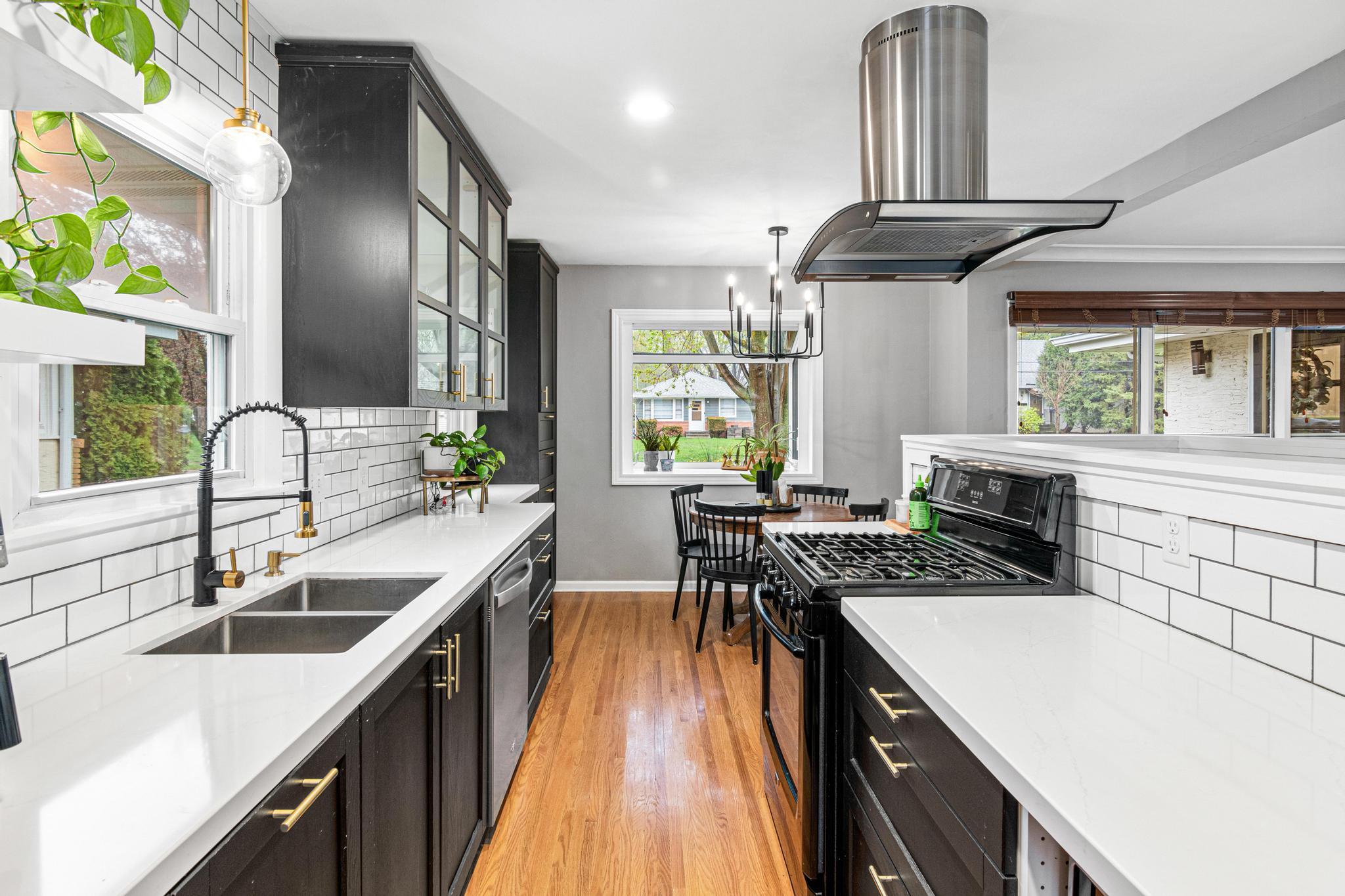 3844 Johnson St NE-17.jpg