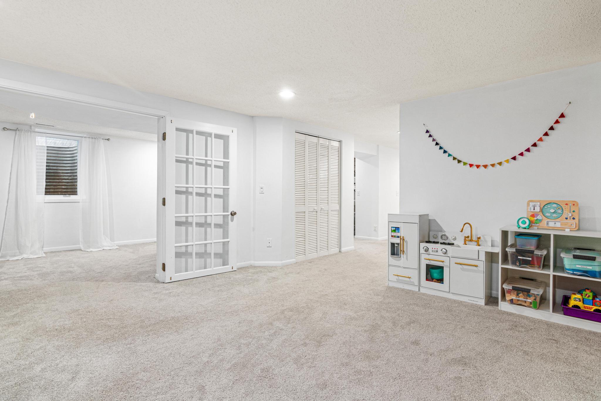 3844 Johnson St NE-29.jpg