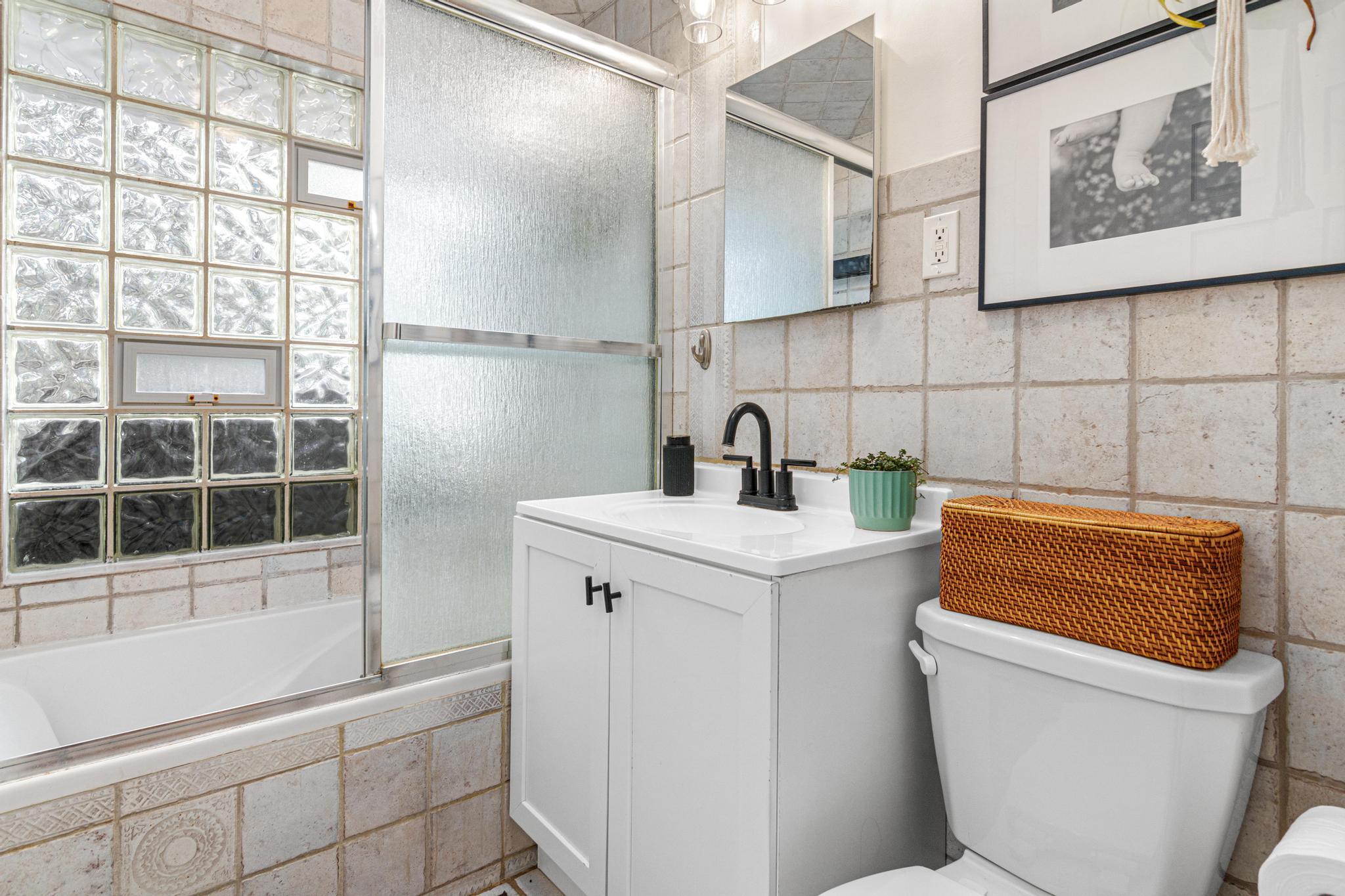 3844 Johnson St NE-32.jpg