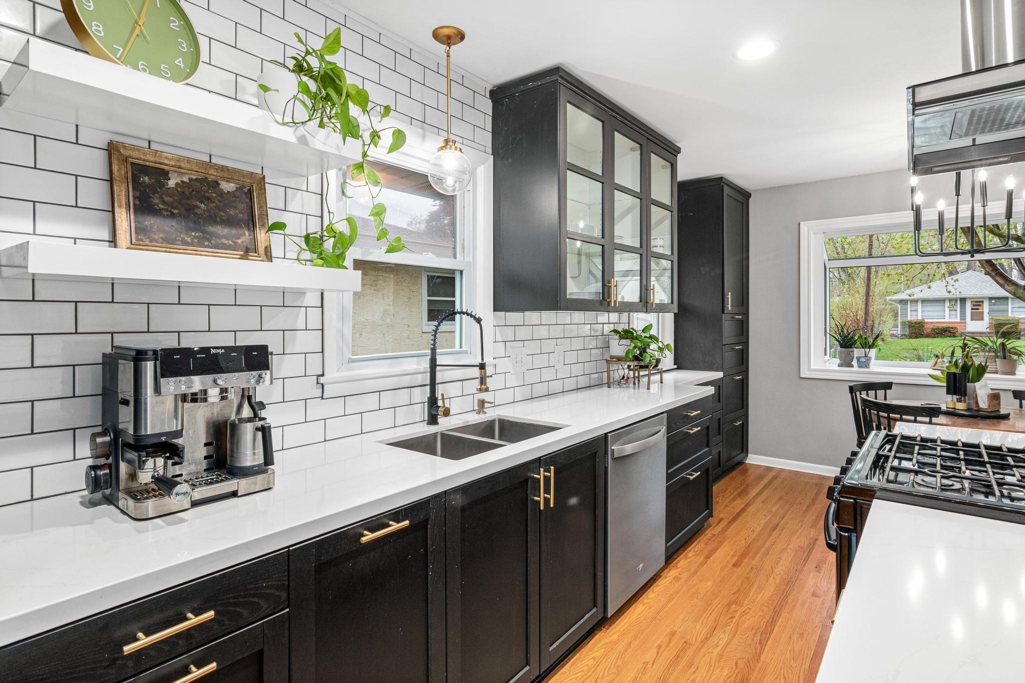 3844 Johnson St NE-18.jpg
