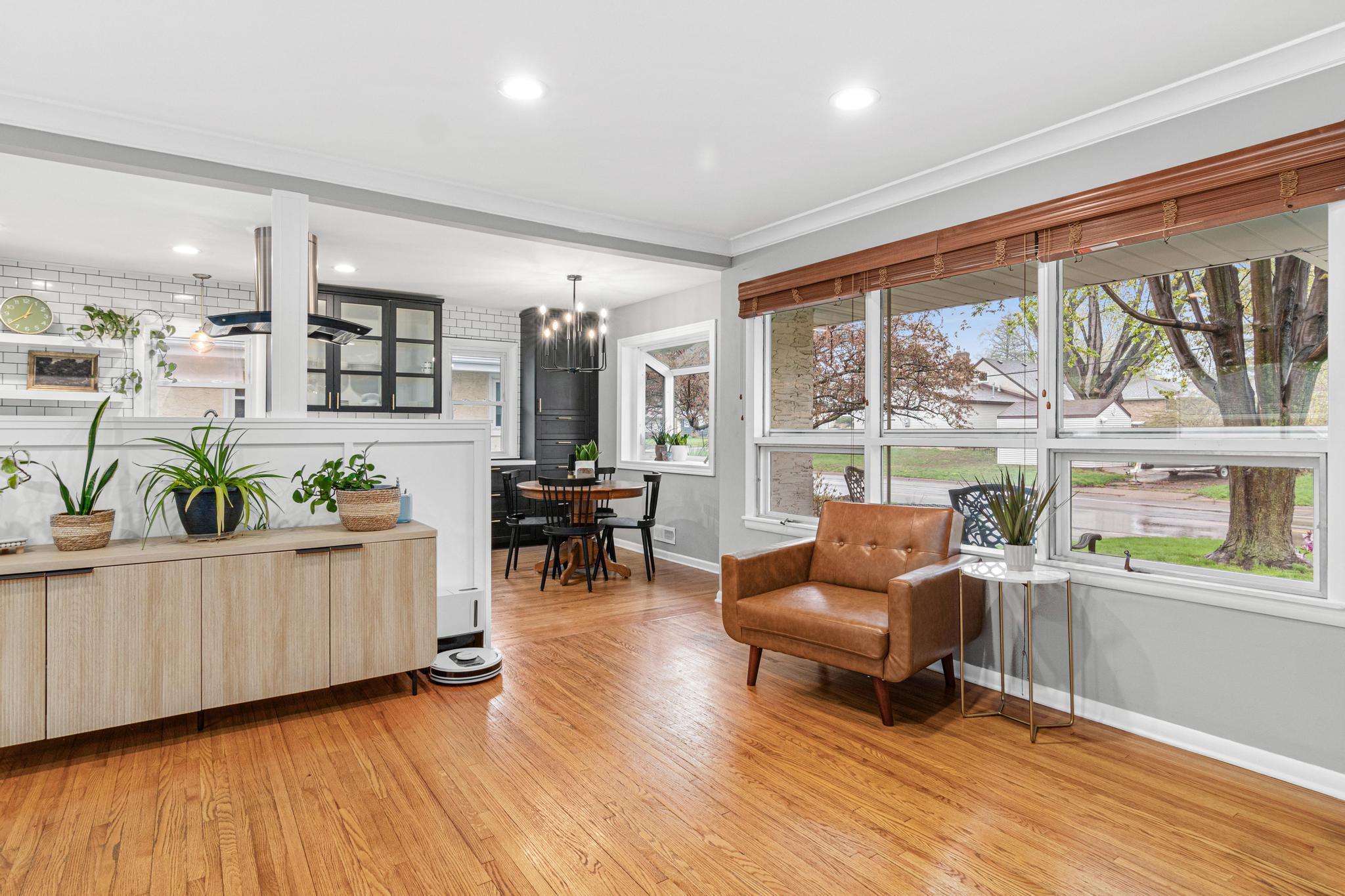 3844 Johnson St NE-10.jpg