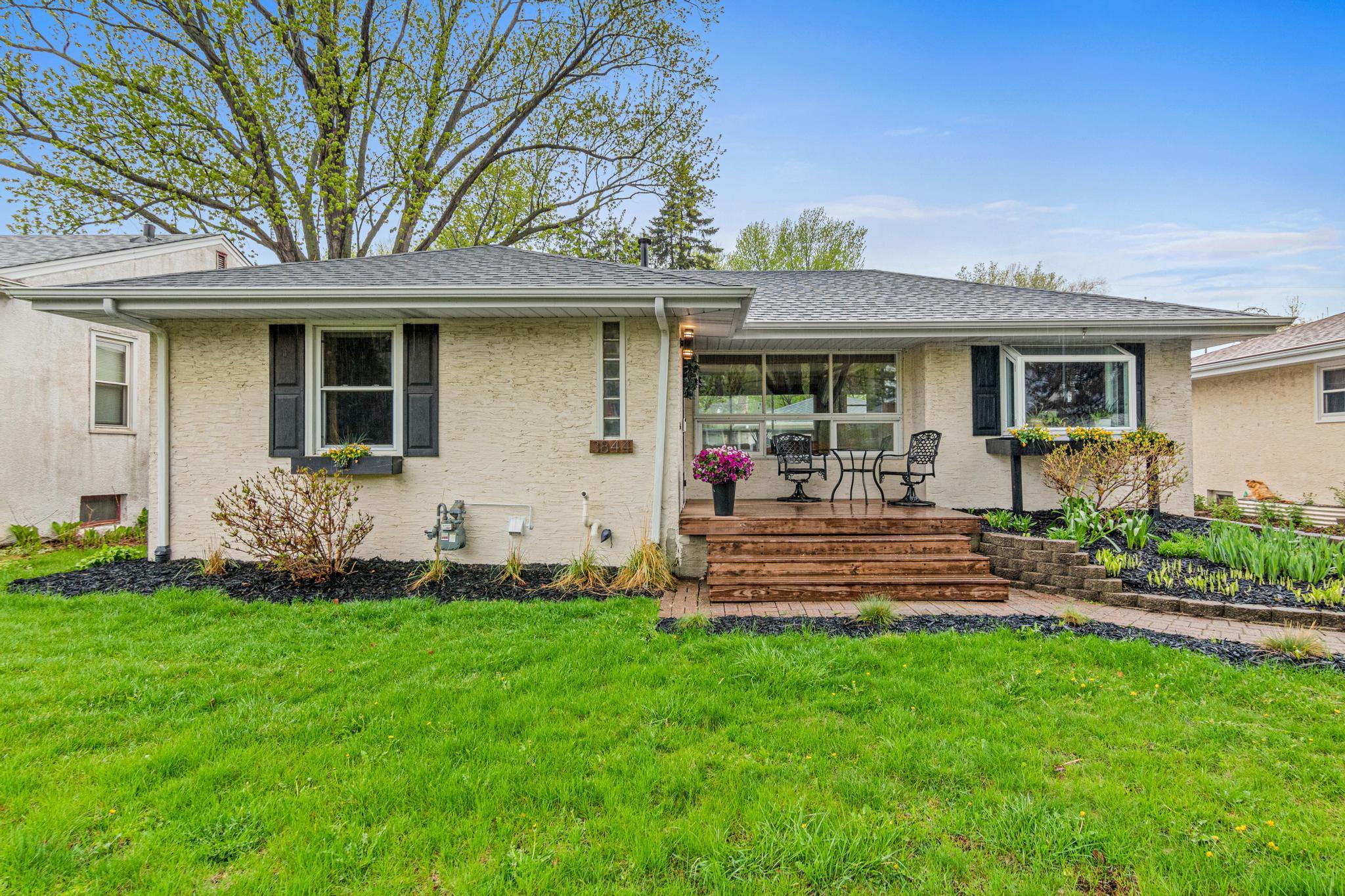 3844 Johnson St NE-41.jpg