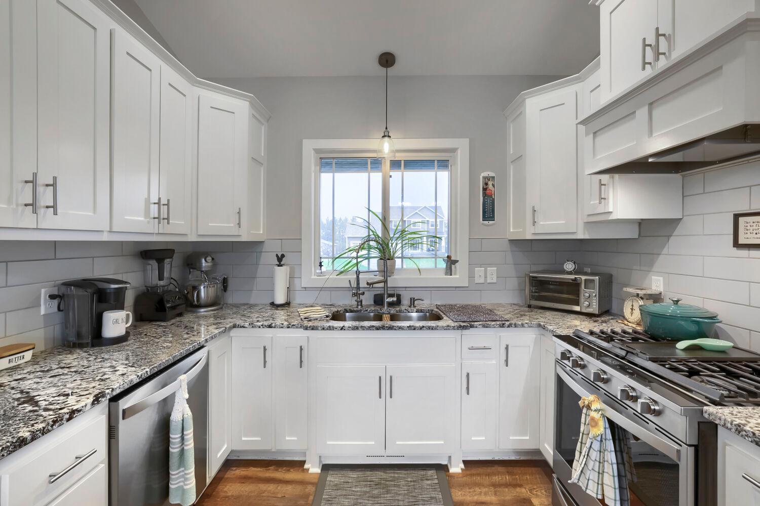 5689 172nd Lane NW - Web Quality - 023 - 14 Kitchen.jpg