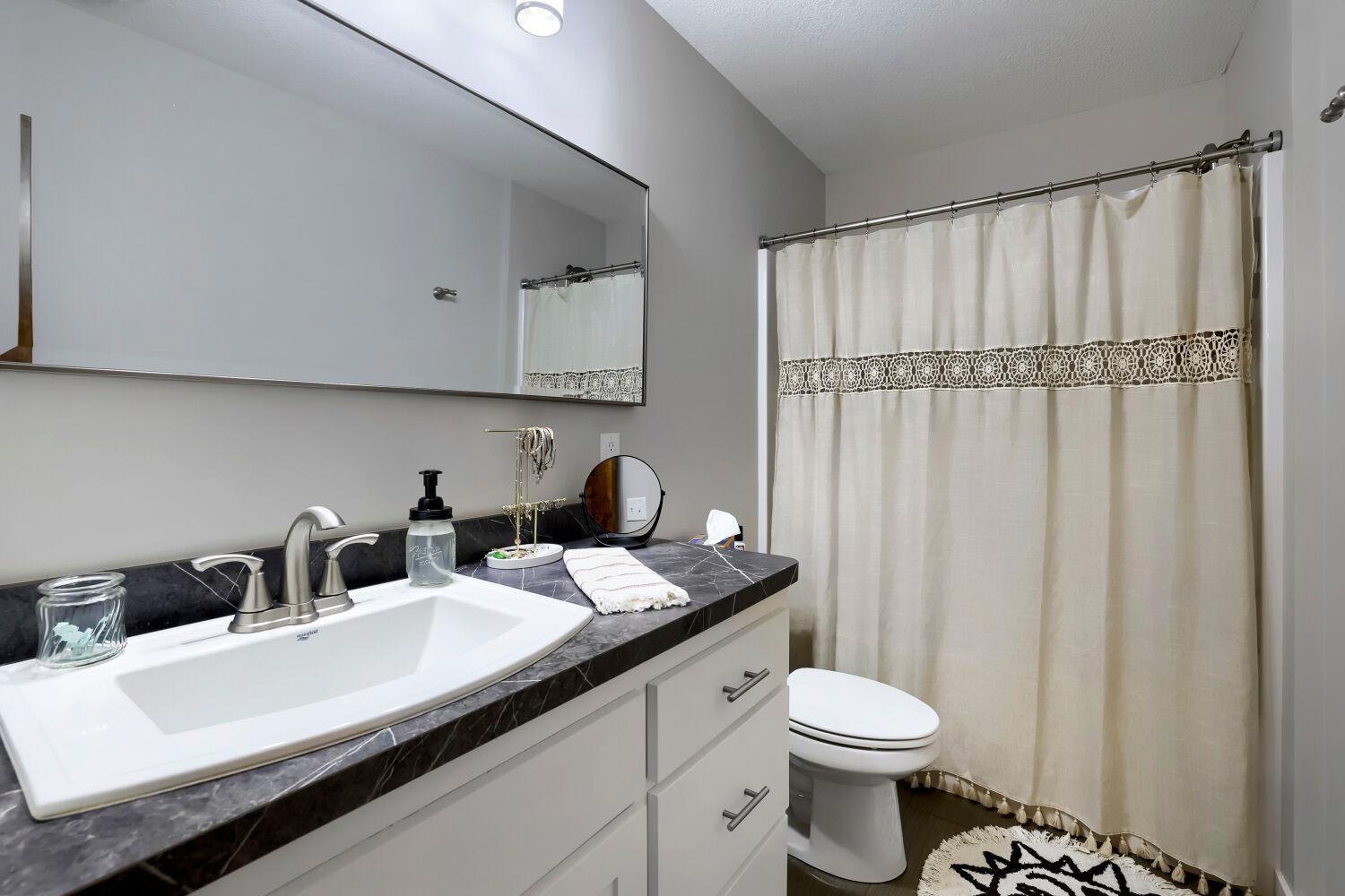 5689 172nd Lane NW - Web Quality - 026 - 17 Powder Room.jpg