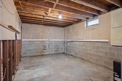 8550 40th Street SW, Howard Lake, MN 55349