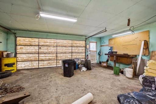 8550 40th Street SW, Howard Lake, MN 55349