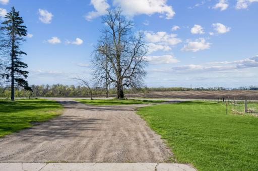8550 40th Street SW, Howard Lake, MN 55349