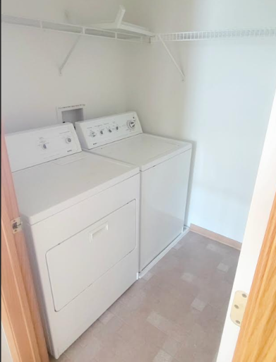 2nd floor full laundry that's bye the bedrooms