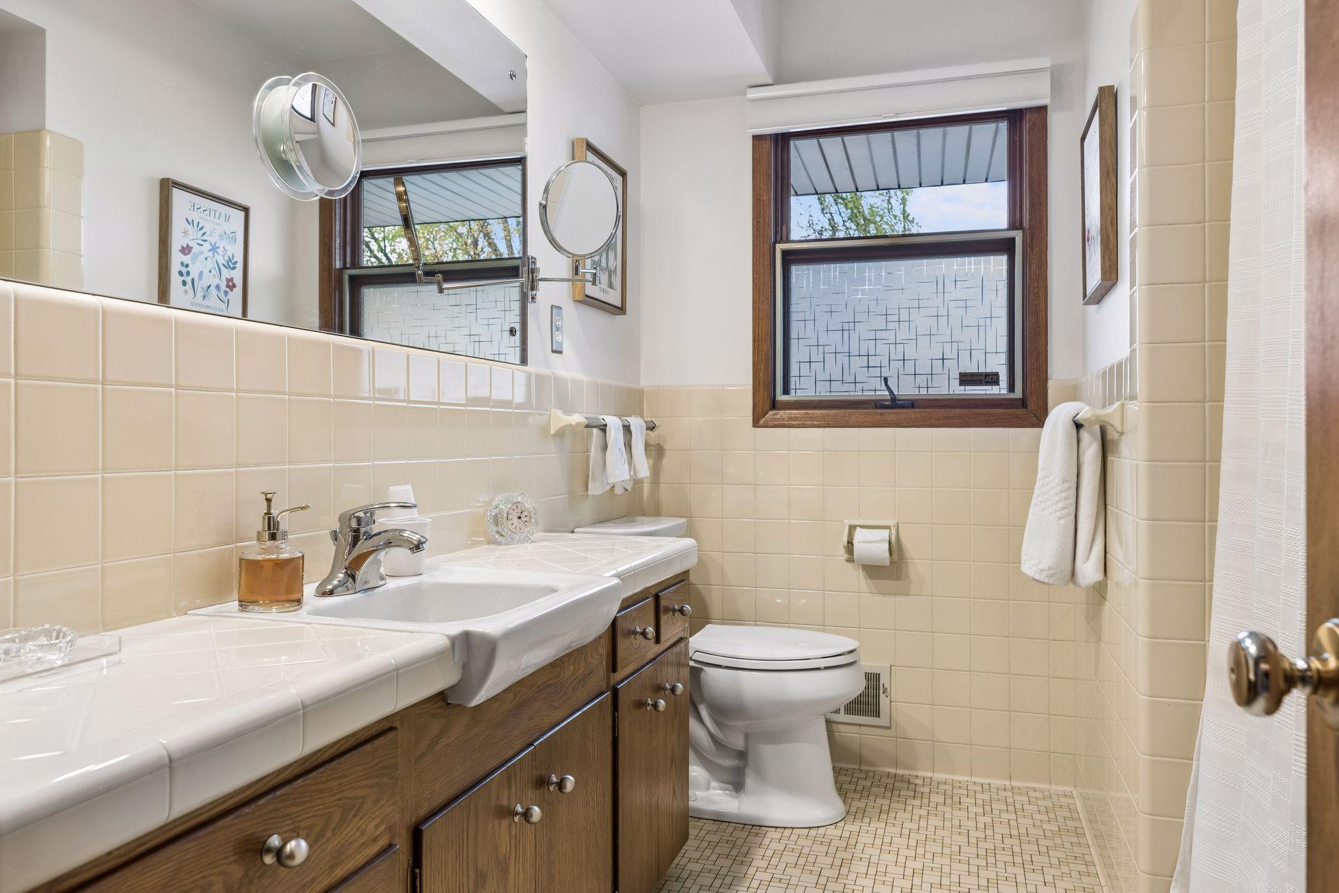 7505 Morgan Avenue South - Spacecrafting - 0021.jpg