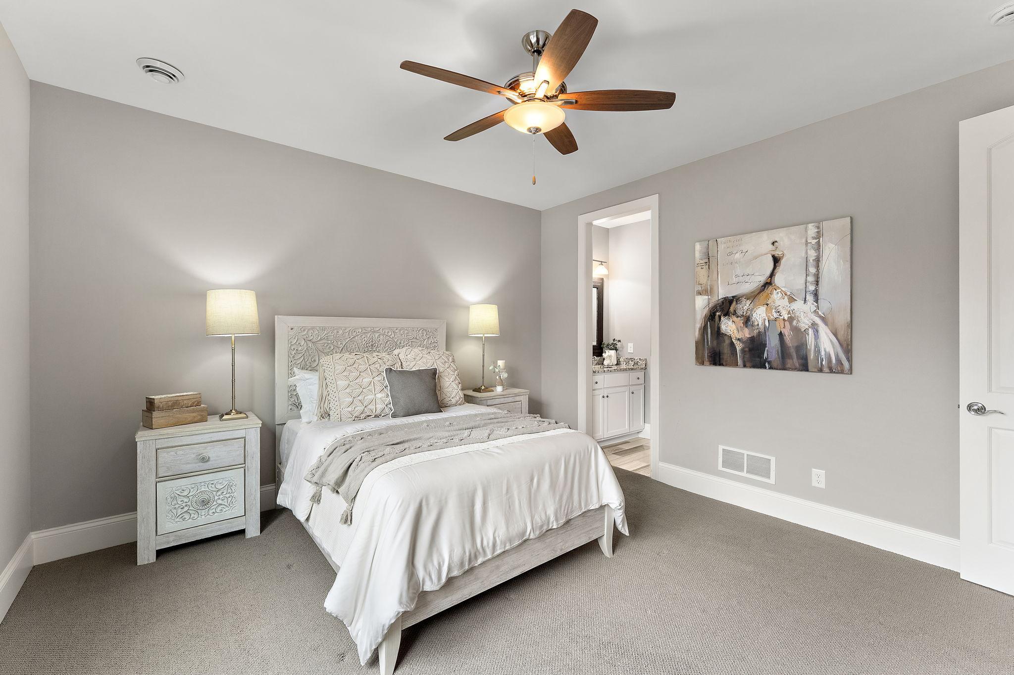 Upper-level suite #4