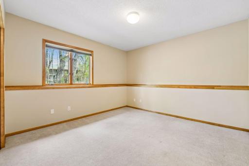 2865 Autumn Woods Drive, Chaska, MN 55318