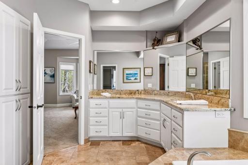 2865 Autumn Woods Drive, Chaska, MN 55318