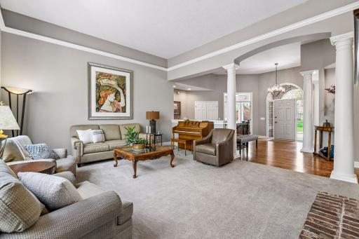 2865 Autumn Woods Drive, Chaska, MN 55318