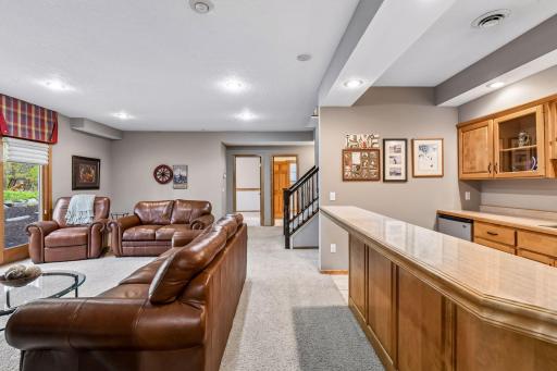 2865 Autumn Woods Drive, Chaska, MN 55318