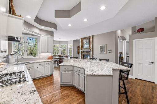 2865 Autumn Woods Drive, Chaska, MN 55318