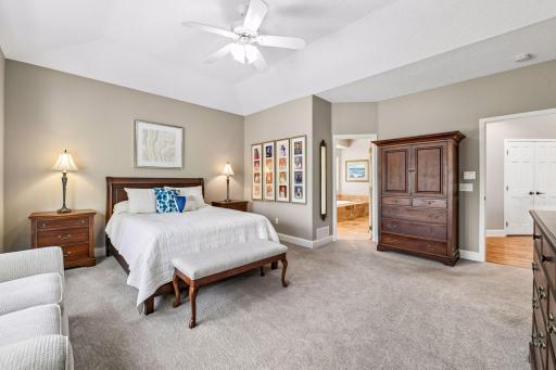 2865 Autumn Woods Drive, Chaska, MN 55318