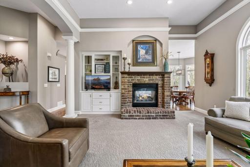 2865 Autumn Woods Drive, Chaska, MN 55318