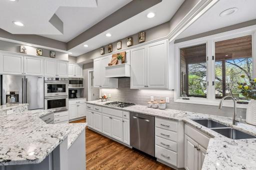2865 Autumn Woods Drive, Chaska, MN 55318