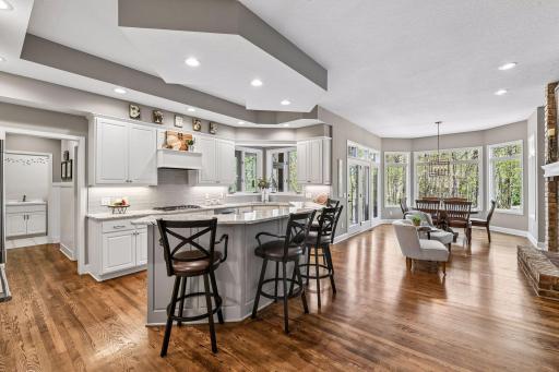2865 Autumn Woods Drive, Chaska, MN 55318