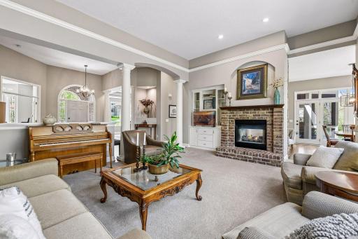 2865 Autumn Woods Drive, Chaska, MN 55318