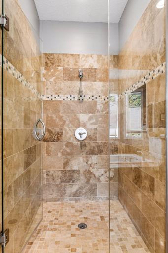 2865 Autumn Woods Drive, Chaska, MN 55318