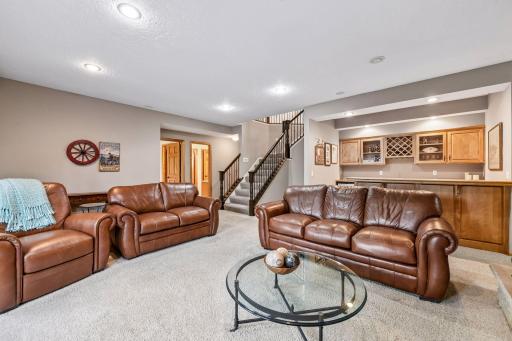 2865 Autumn Woods Drive, Chaska, MN 55318