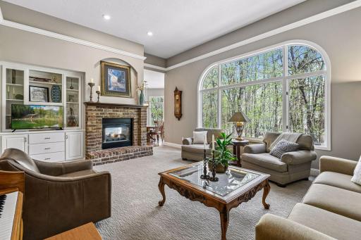 2865 Autumn Woods Drive, Chaska, MN 55318