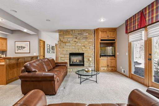 2865 Autumn Woods Drive, Chaska, MN 55318