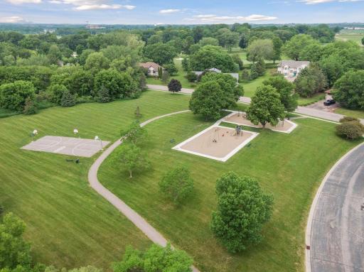 2865 Autumn Woods Drive, Chaska, MN 55318