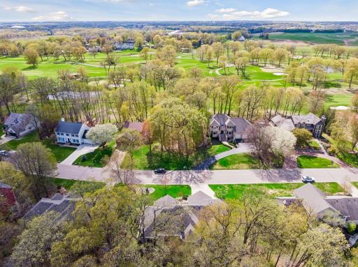 2865 Autumn Woods Drive, Chaska, MN 55318