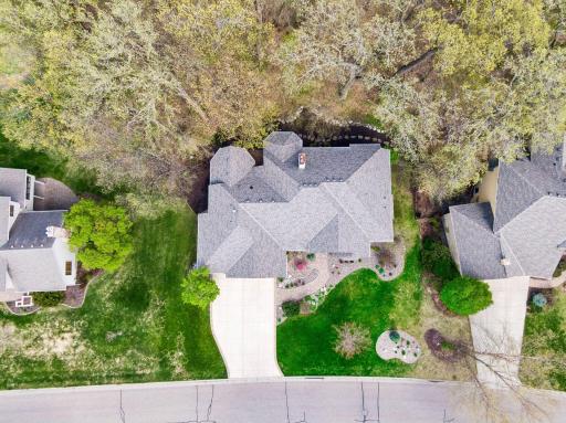 2865 Autumn Woods Drive, Chaska, MN 55318