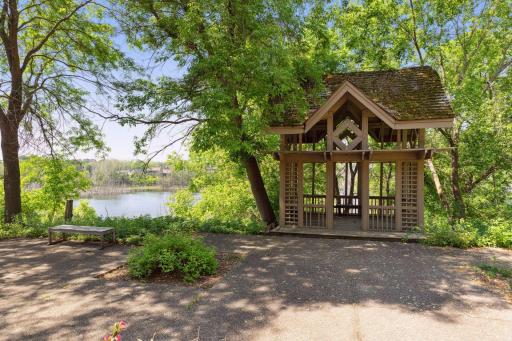 4854 Linden Trail N, Lake Elmo, MN 55042