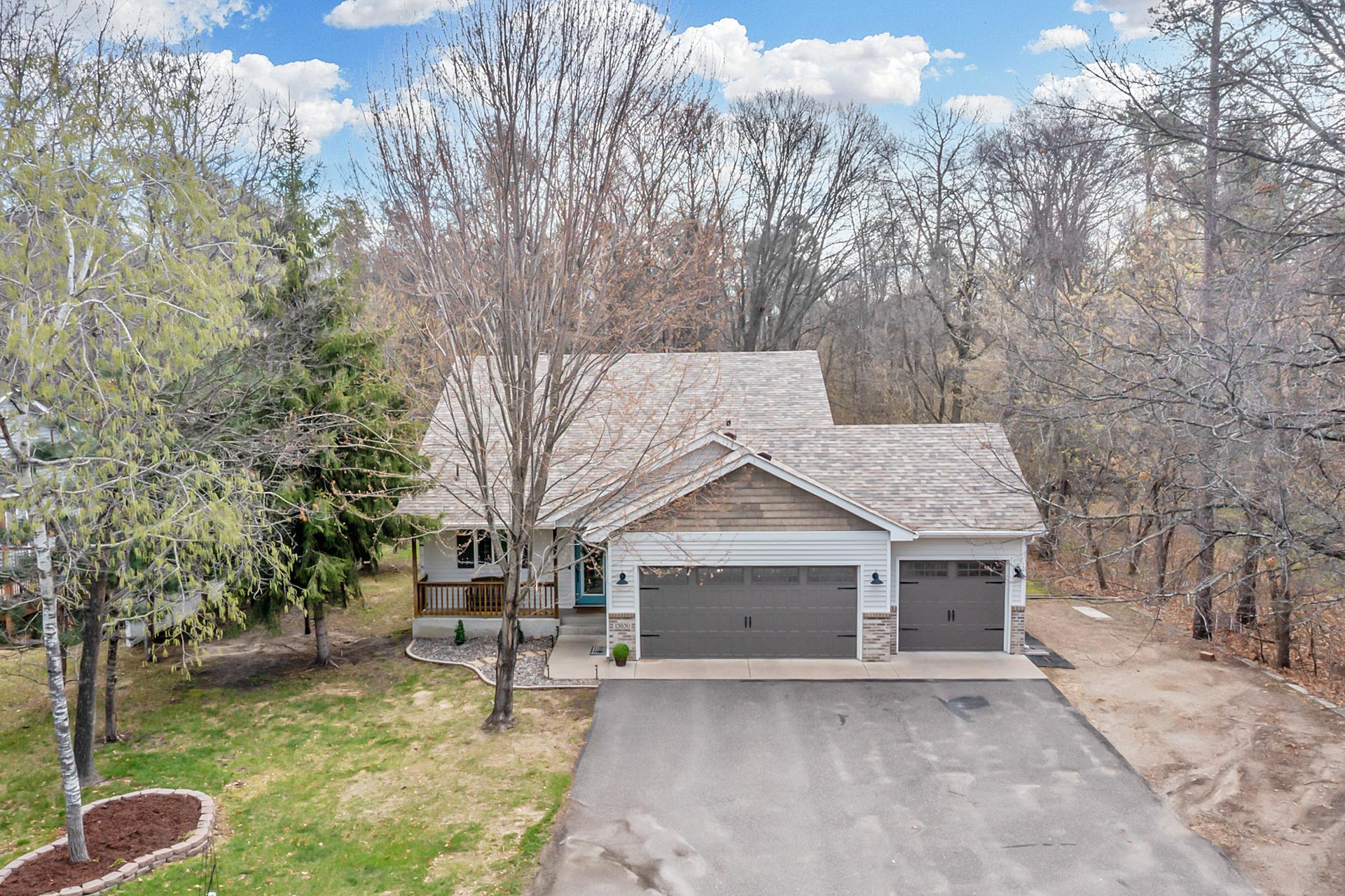 Welcoming curb appeal with well-maintained exterior