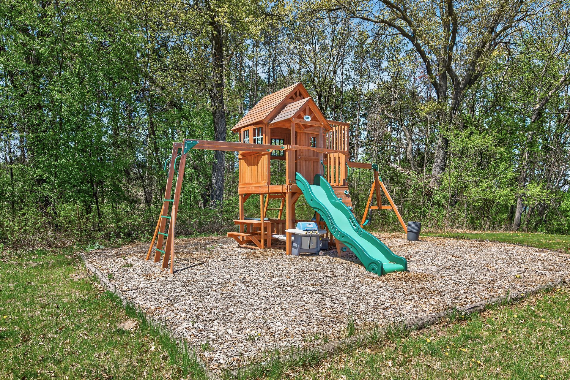 Wood playset included, fun entertainment for all ages.