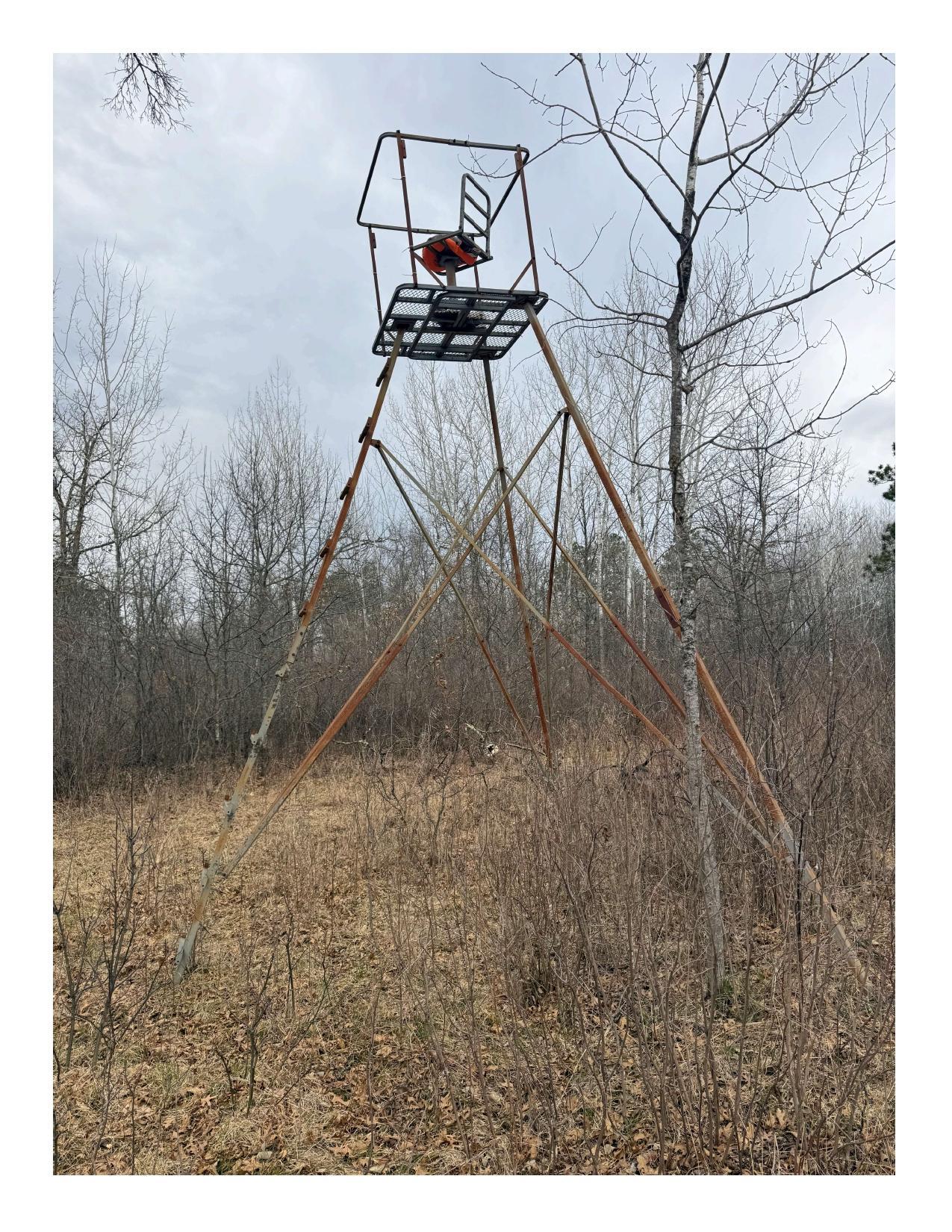 deer stand 1.jpg