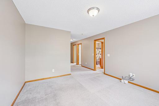 24-web-or-mls-River Woods Dr-S1005-024.jpg