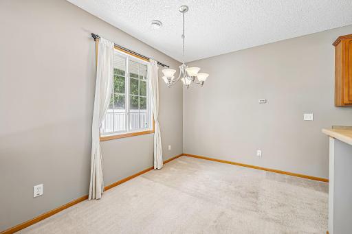 9-web-or-mls-River Woods Dr-S1005-009.jpg