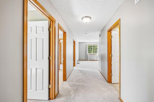 15-web-or-mls-River Woods Dr-S1005-015.jpg