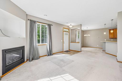 8-web-or-mls-River Woods Dr-S1005-008.jpg