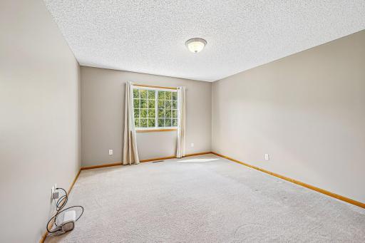 22-web-or-mls-River Woods Dr-S1005-022.jpg