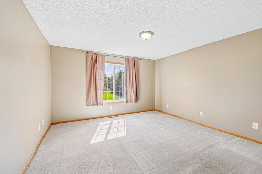 27-web-or-mls-River Woods Dr-S1005-027.jpg