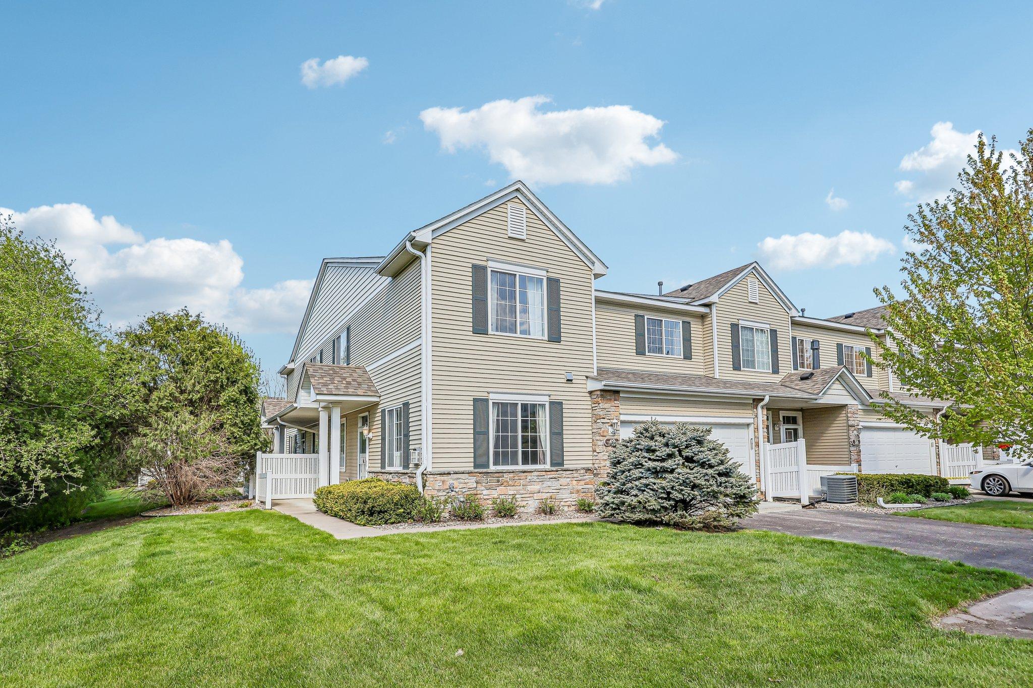 1-web-or-mls-River Woods Dr-S1005-001.jpg