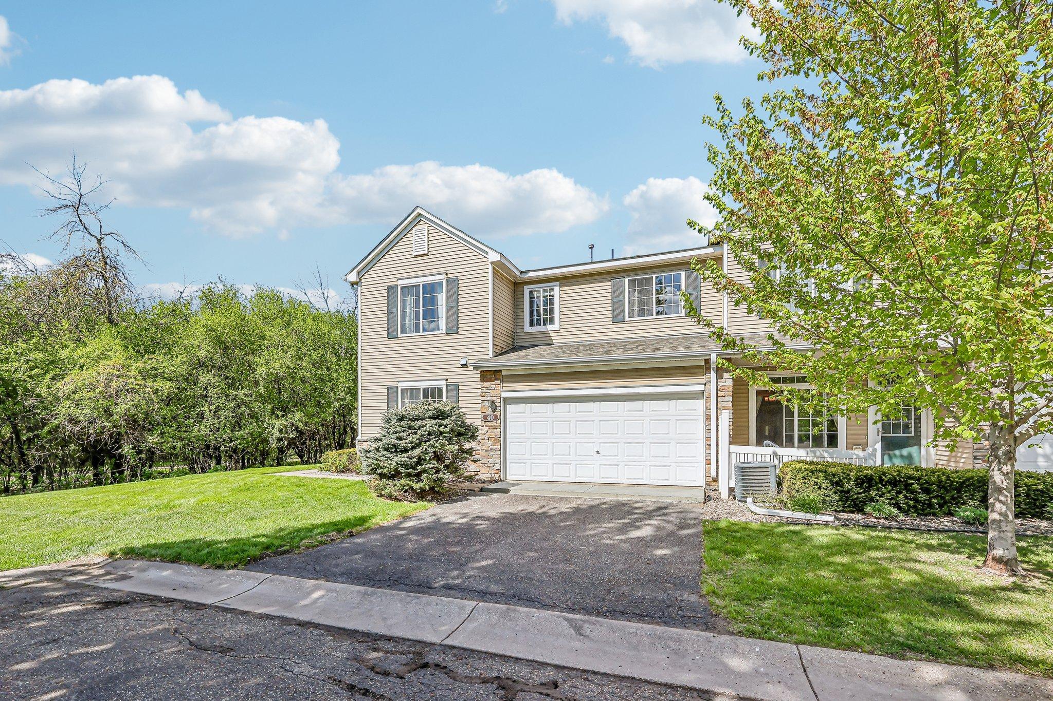 3-web-or-mls-River Woods Dr-S1005-003.jpg