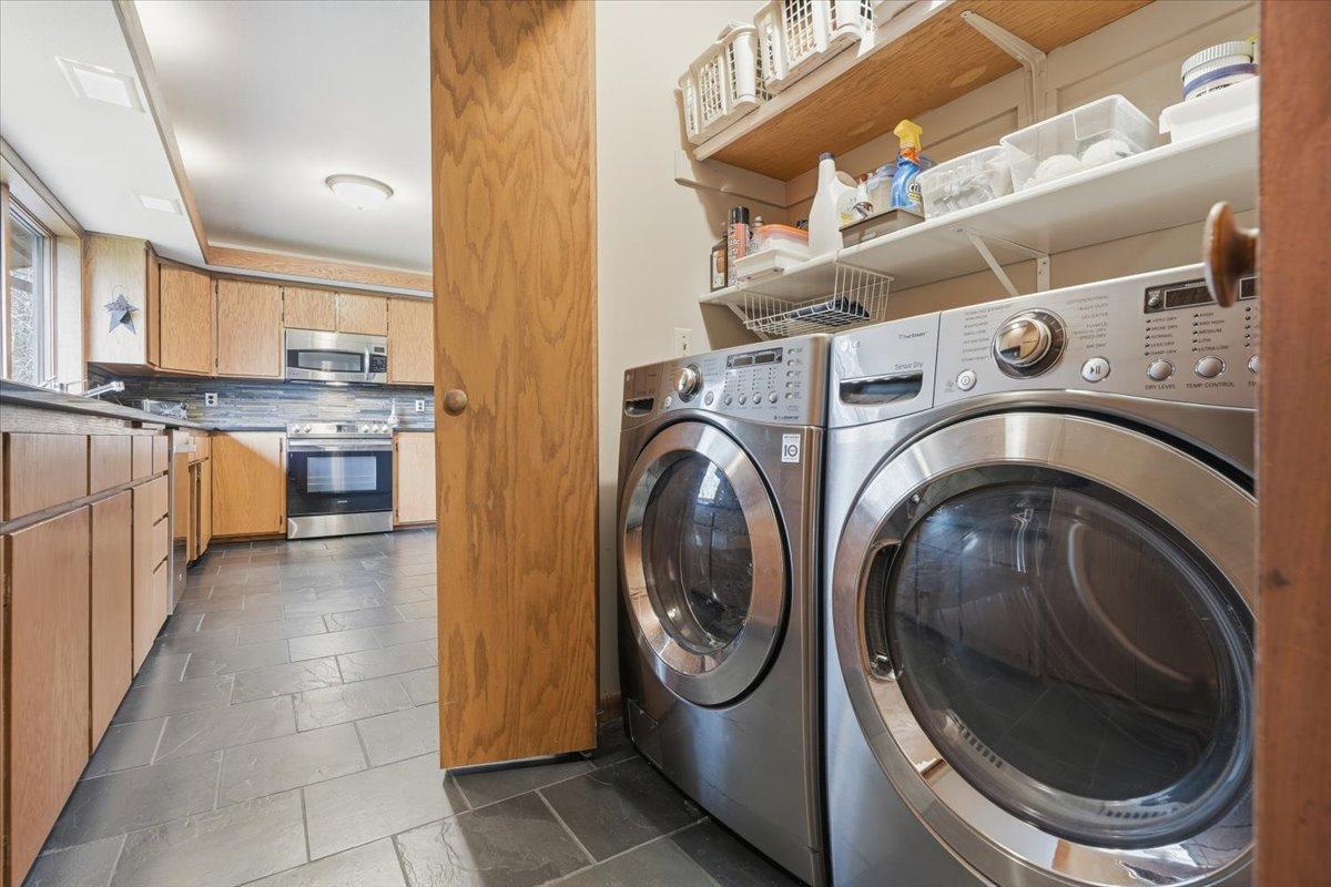 31-Laundry Room Main Floor.jpg