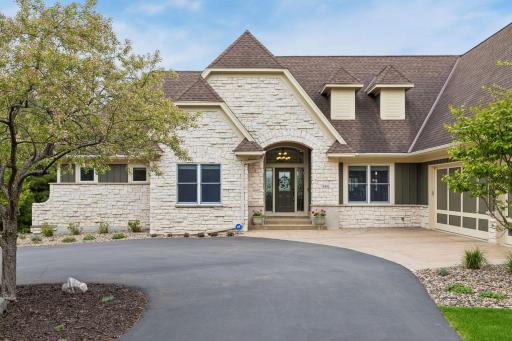 345 Lindsay Road, Hudson, WI 54016